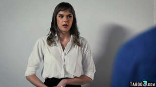 Couage bhean ag òrdachadh a h-luchd-obrach Vanguard gu murt a h-hubby