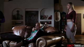 Babe Jillian Janson te ajenou ak aspire gwo dick ak te jwi hardcore pussy fukin apre li