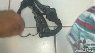 Cwpl ffycin yn y swyddfa