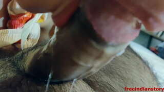 Indian Desi gf oferindu-bj ei bf într-o cameră de hotel cu hindi clar vocea